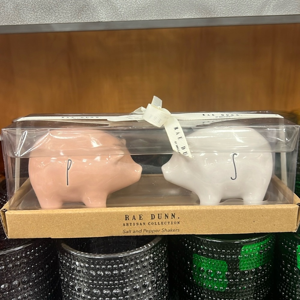 Rae Dunn little piggies salt & pepper shakers